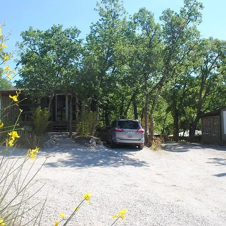 Camping Charlemagne 4*